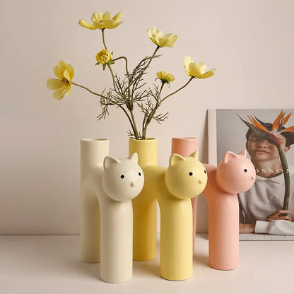 CreamKitten Vase image 3